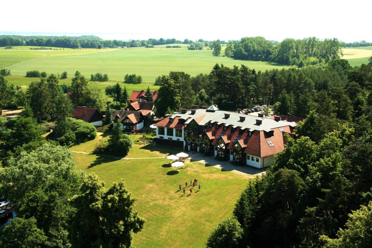 Pan Dom Pracy Tworczej W Wierzbie Wierzba Bagian luar foto