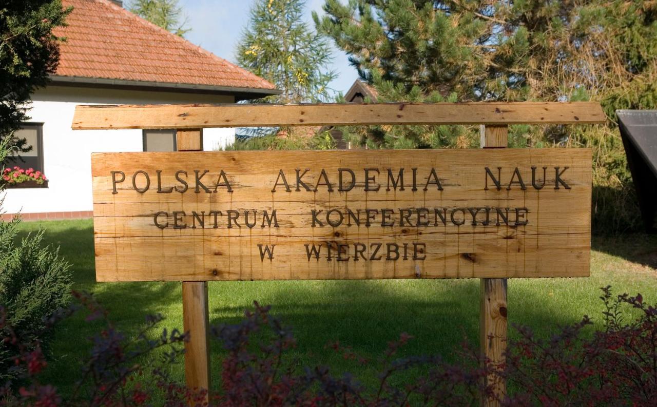 Pan Dom Pracy Tworczej W Wierzbie Wierzba Bagian luar foto