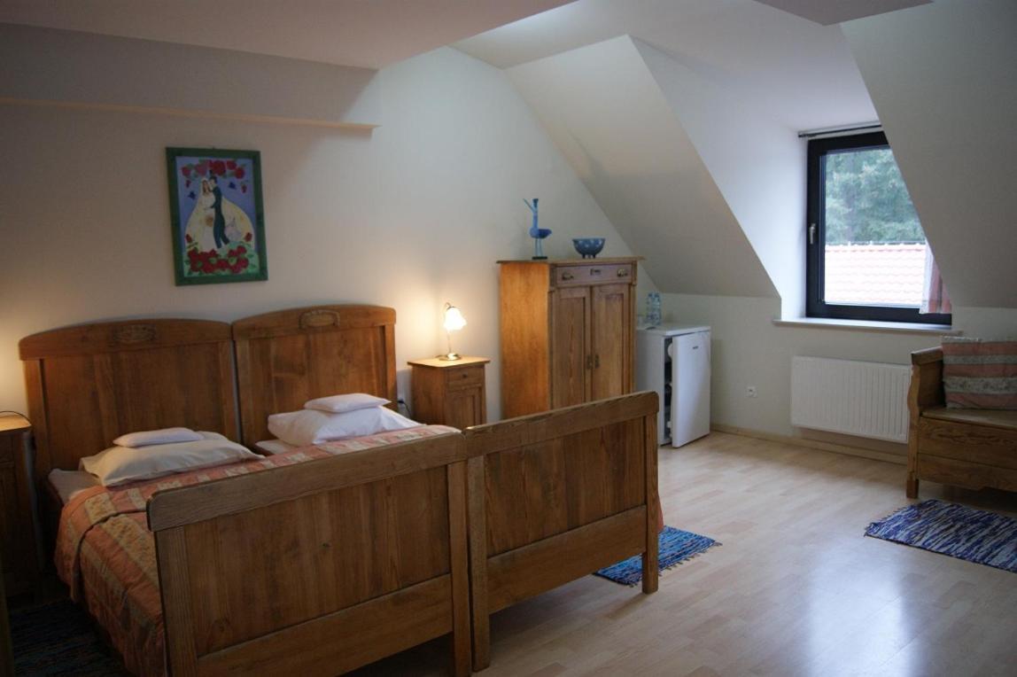 Pan Dom Pracy Tworczej W Wierzbie Wierzba Bagian luar foto