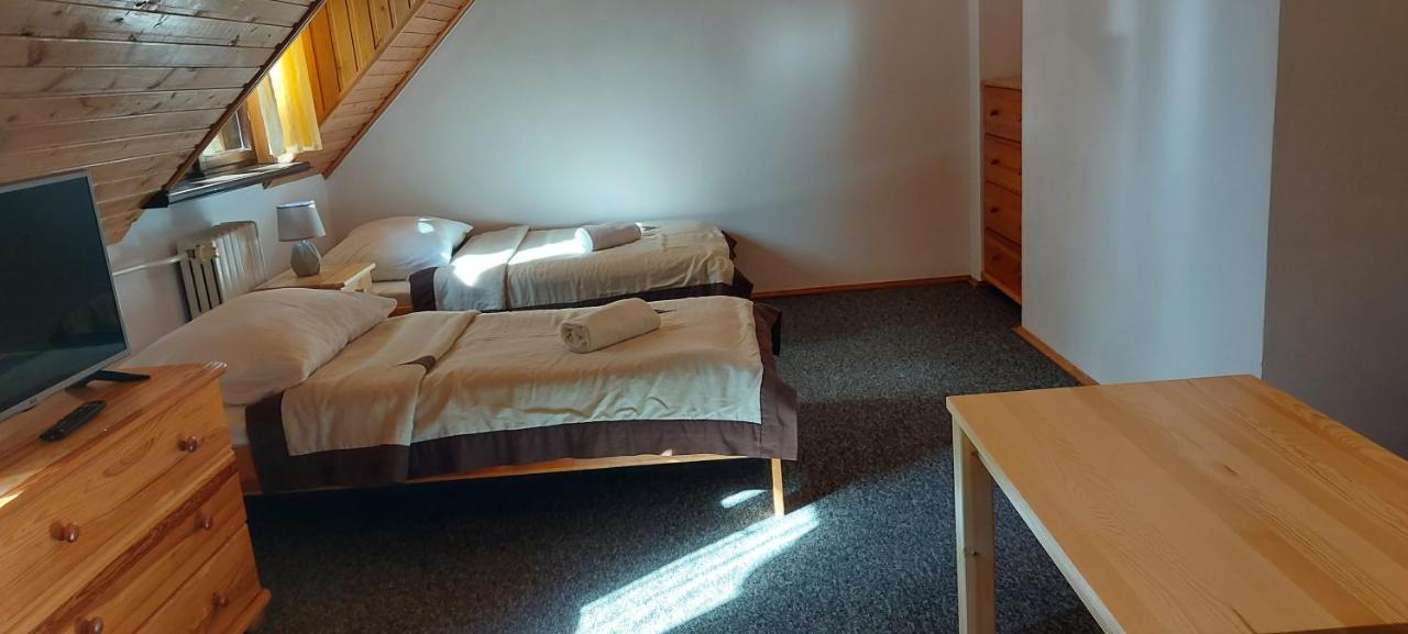 Pan Dom Pracy Tworczej W Wierzbie Wierzba Bagian luar foto