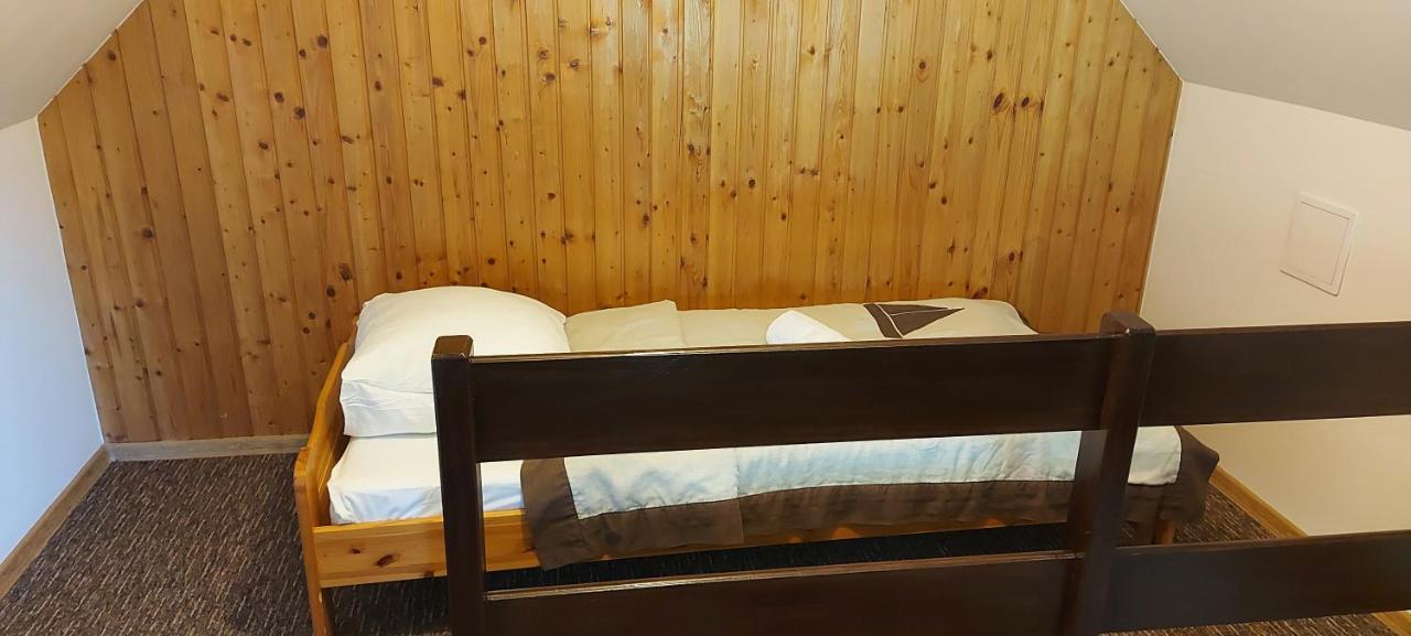 Pan Dom Pracy Tworczej W Wierzbie Wierzba Bagian luar foto