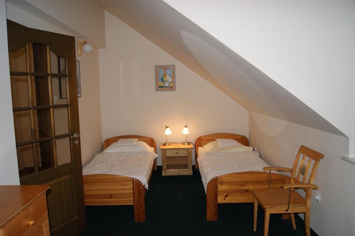 Pan Dom Pracy Tworczej W Wierzbie Wierzba Bagian luar foto
