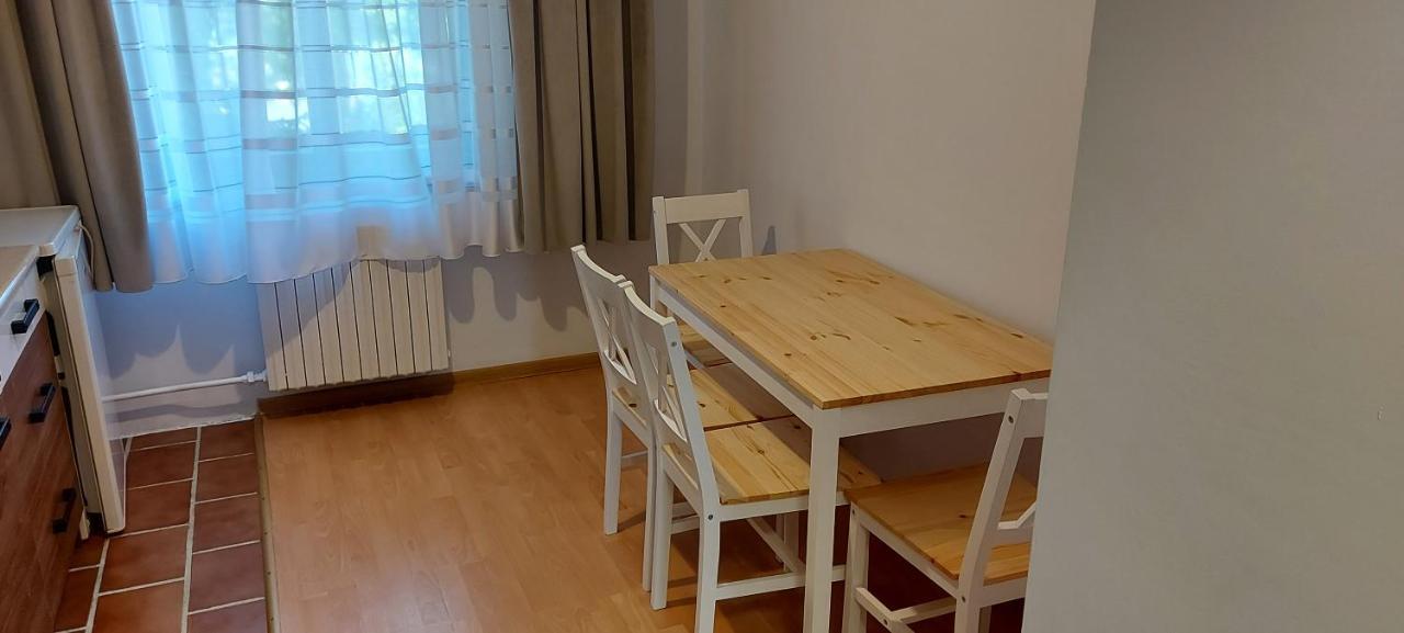 Pan Dom Pracy Tworczej W Wierzbie Wierzba Bagian luar foto